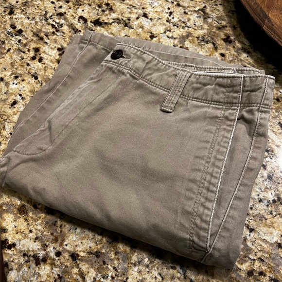 Dockers Dark Khaki Cargo Shorts - Picture 1 of 4